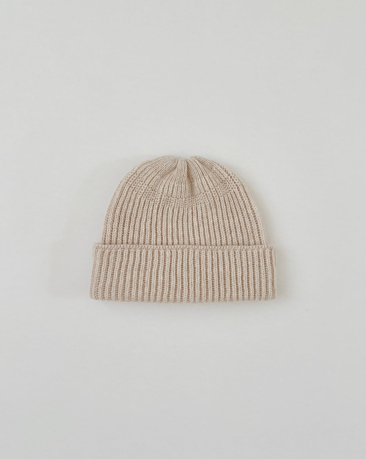 Fisherman's Rib Short Beanie - Swansdown - Jo Cranston
