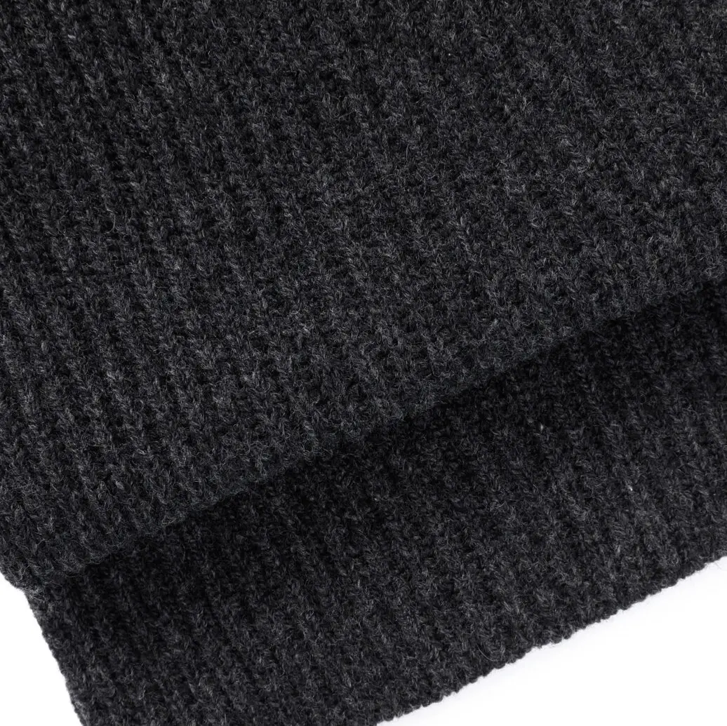 Lambswool Fisherman’s Rib Scarf Charcoal - Image 2